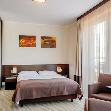 Otel Emocja 3*