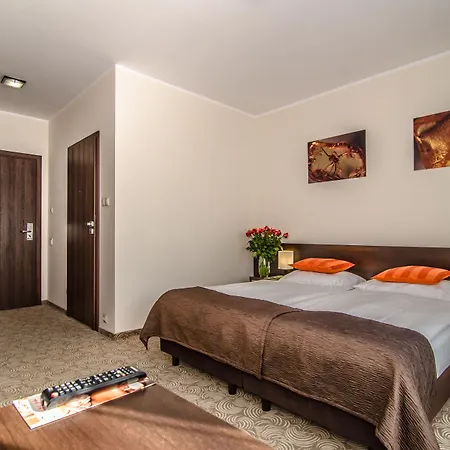 Otel Emocja 3*