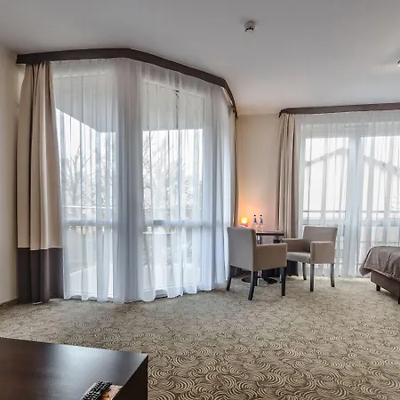 Hotel Emocja 3*